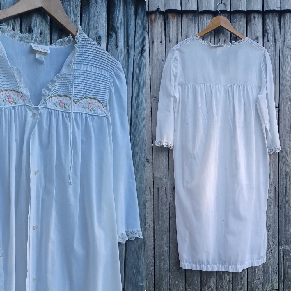Vintage 50s Barbizon white embroidered light cotton nightie nightgown Womens M